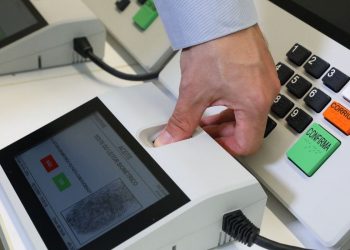 Eleitor já pode pedir autorização para votar em trânsito: saiba quem pode pedir