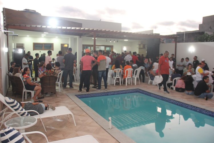 Pré-candidato a deputado estadual Marcinho Oliveira mantém tradição e reúne apoiadores de toda região no aniversário de Santaluz