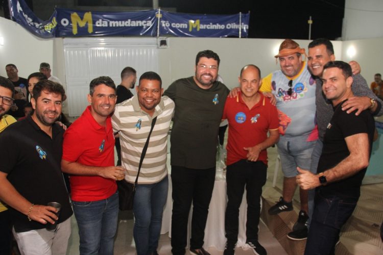Pré-candidato a deputado estadual Marcinho Oliveira mantém tradição e reúne apoiadores de toda região no aniversário de Santaluz