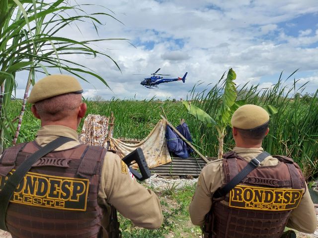 Operação policial motivada por morte de investigador apreende armas, drogas e explosivos