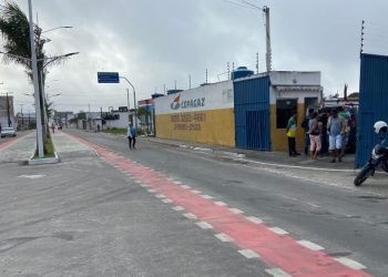 Motociclista fica ferido após atropelar cachorro na Avenida Luiz Eduardo