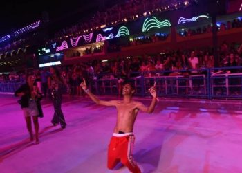 Prefeitura faz homenagem a Luva de Pedreiro em camisa da seleção