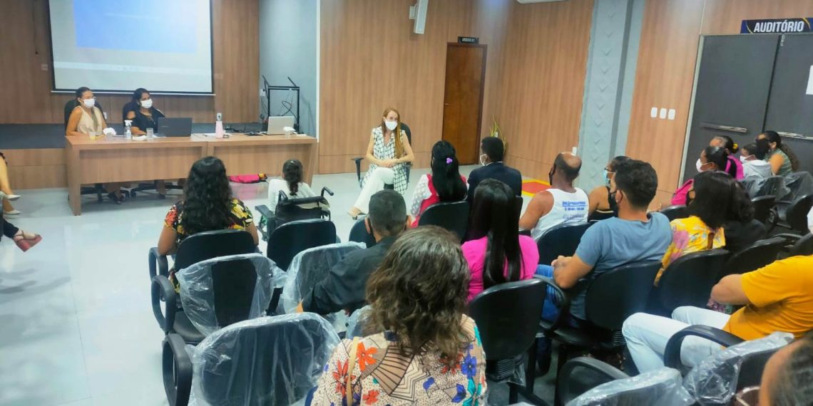 Curso capacita pretendentes à adoção em Santaluz