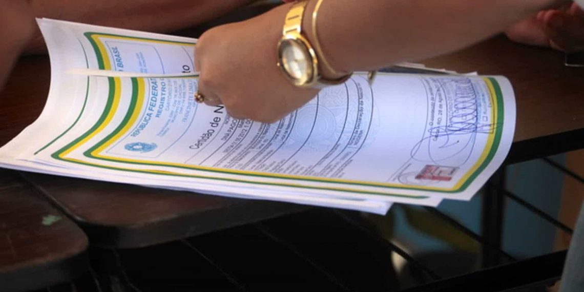 Lei Federal permite a alteração de Nome direto em cartório após os 18 anos