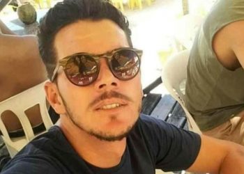 Homem é morto a tiro na presença do irmão quando saiam de bar