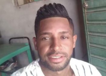 Motociclista morre depois de colisão com animal