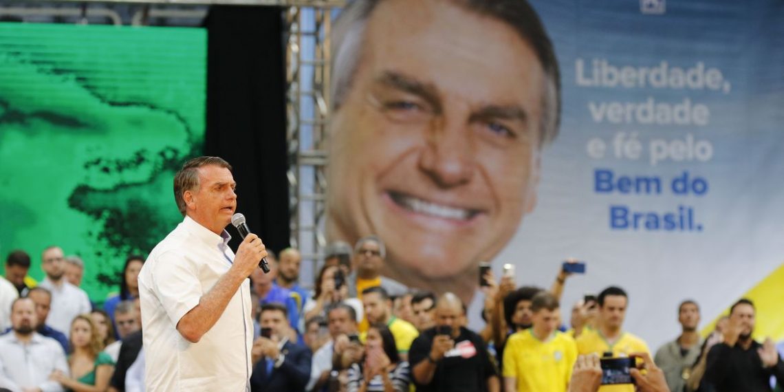 Jair Bolsonaro registra candidatura à reeleição no TSE