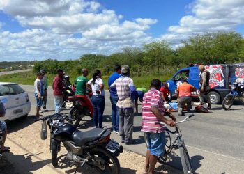 Idoso é atropelado na BA 409 e socorrido pelo Águia Resgate