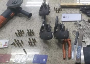 Homem é morto e outro é preso após furtarem armas em banco e se esconderem em academia