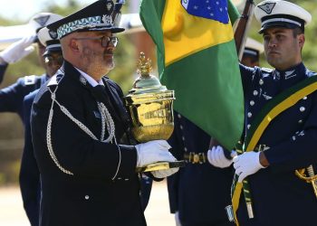 Emprestado para bicentenário, coração de D. Pedro I chega ao Brasil