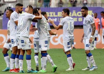 Série B – Bahia vence Vasco de virada e se firma em 2º na Série B