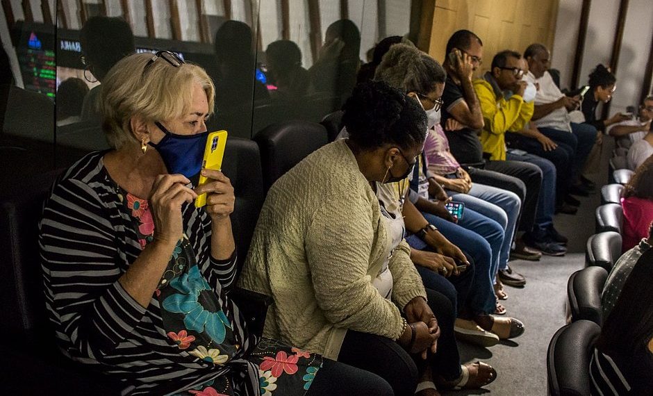 Professores realizam protesto na Alba pelo pagamento de precatórios do Fundef