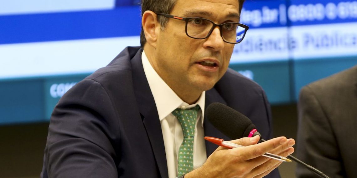 Não é verdade que bancos perdem dinheiro com Pix, diz presidente do BC