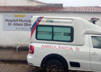 Jovem morre após colidir moto em cerca de arme