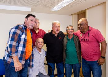 Zico em Salvador: fãs emocionados e reencontro com ex-jogadores
