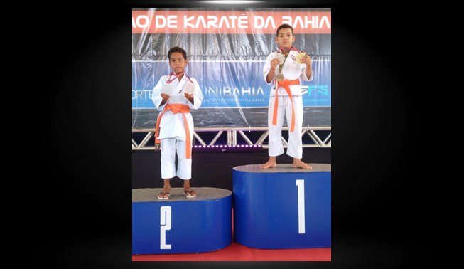 Atletas de Retirolândia conquistam medalhas em competição estadual de Karatê