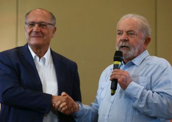 Chapa Lula-Alckmin registra candidatura no TSE