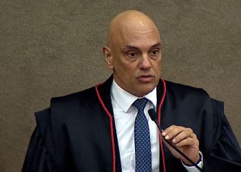 Moraes defende democracia e sistema eleitoral em discurso de posse