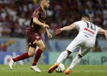 Série B: Bahia sofre, mas consegue o empate em casa contra o Operário