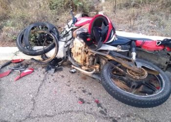 Colisão envolvendo bitrem e moto deixa um morto na BR 235