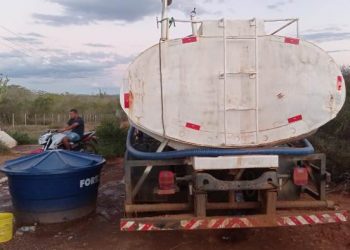 Protesto de garimpeiros – Manifestantes recebem água para banho e gerador para iluminação