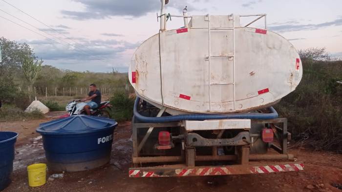 Protesto de garimpeiros – Manifestantes recebem água para banho e gerador para iluminação
