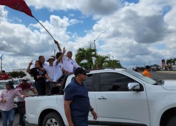Carreata da chapa de Jerônimo partiu de Retirolândia rumo a comício em Monte Santo