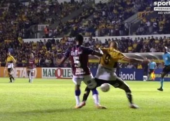 Criciúma e Bahia empatam sem gols no Heriberto Hülse