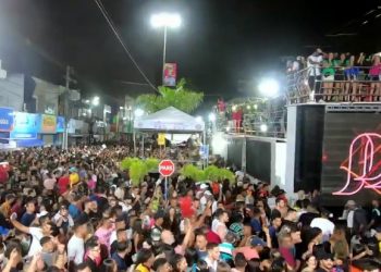 Psirico arrasta multidão no terceiro dia do Coité Folia
