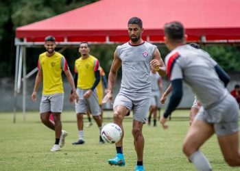 Vitória finaliza preparação para enfrentar o Figueira com treinos tático e de bolas aéreas ofensivas