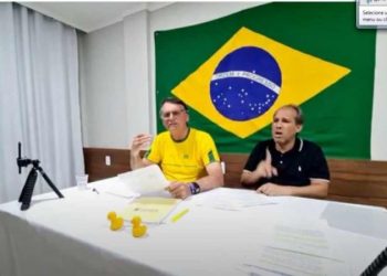 Bolsonaro pede para eleitores buscarem votos até fechamento das urnas