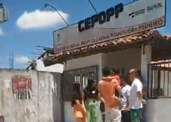 TV Calila: ao vivo Giro nos locais de votação em Coité