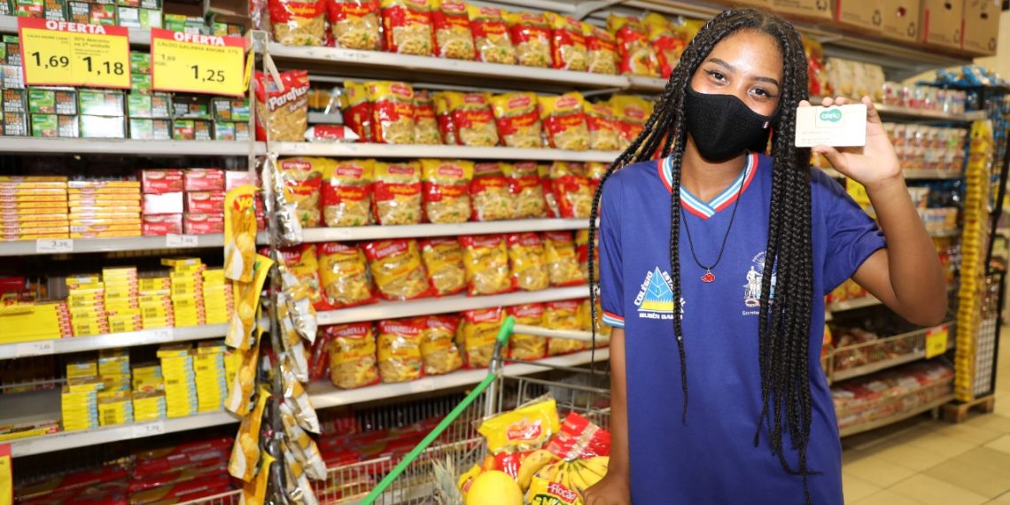 Estado deposita dinheiro do Bolsa Presença para as famílias de estudantes, nesta segunda-feira (10)