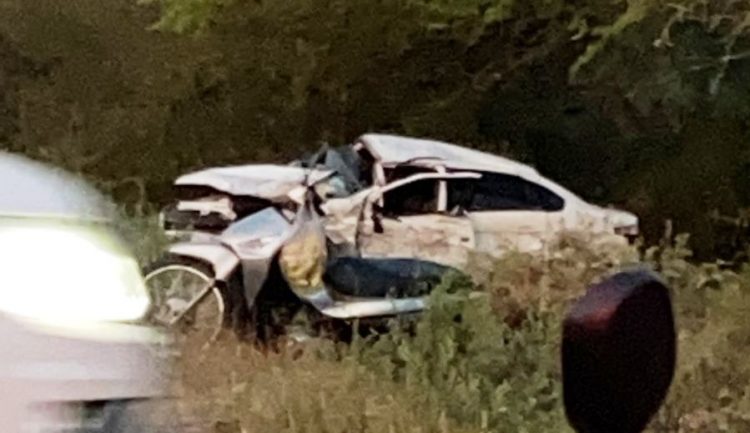 Colisão frontal entre dois carros deixa quatro feridos na BA 120