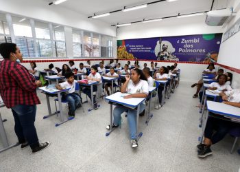 Estado oferta 2.113 vagas em concurso público para professor e coordenador pedagógico