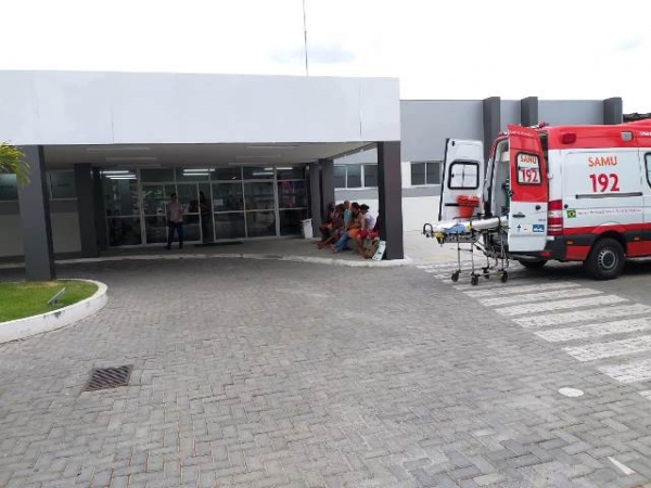 Homem esfaqueado pelo primo morre no HGCA (atualizada)