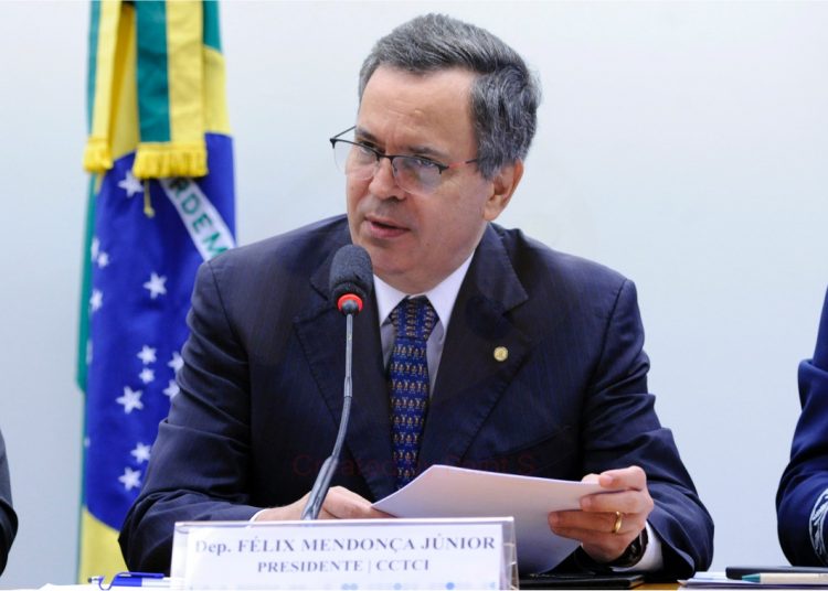 Félix Mendonça apresenta projeto que pune candidatos que faltem a debates no segundo turno
