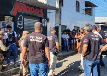 Pai e filho são mortos a tiros no conjunto Feira X