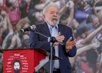 ‘Quem tiver uma gota de sangue nordestino’ não vota em Bolsonaro, diz Lula