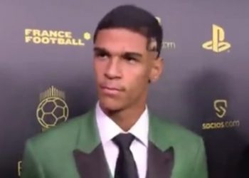 Luva de Pedreiro participa da cerimônia da Bola de Ouro: ‘Nunca desista dos seus sonhos’