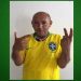 Manula ‘pé frio’ veste camisa da seleção brasileira no momento da votação em Queimadas