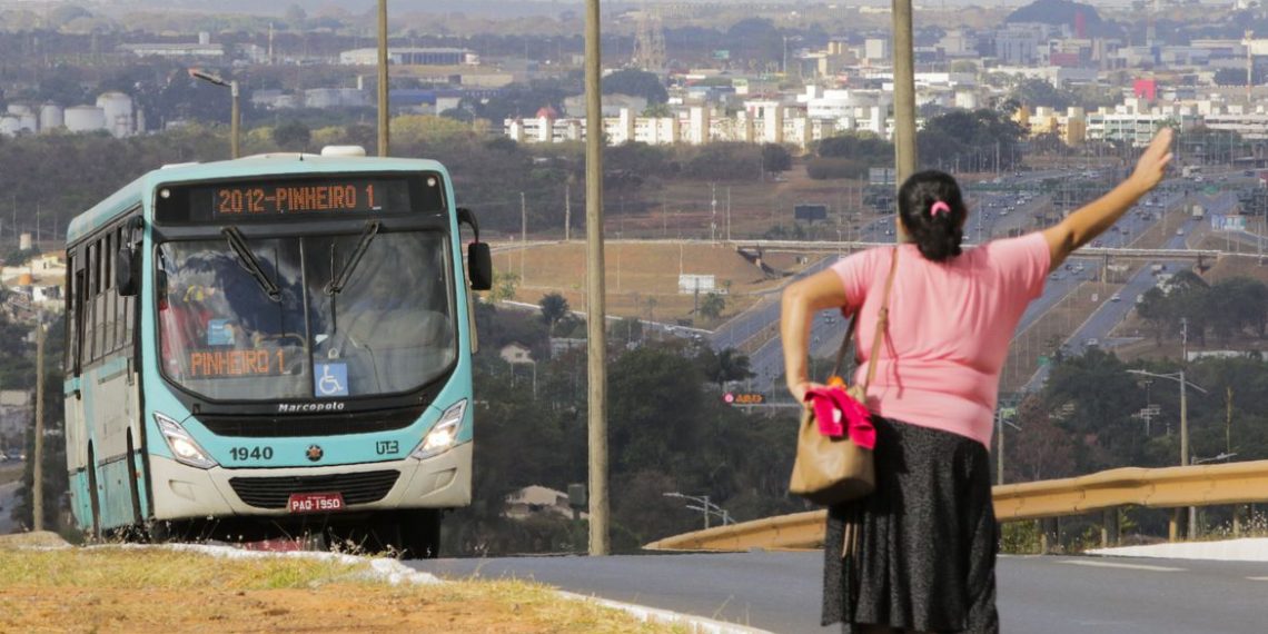 Ministro do STF autoriza transporte público gratuito no segundo turno