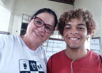 Jovem desempregado é chamado para trabalhar depois de um gesto nobre durante a votação no primeiro turno das eleições: entenda