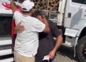 Apoiador de Lula ganha caminhão em aposta com bolsonarista e devolve prêmio (vídeo)