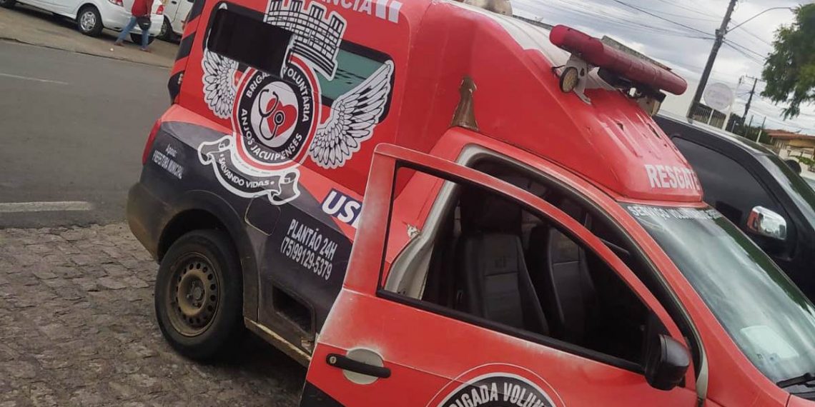 Mulher e filha ficam feridas em acidente de moto em Chapada