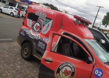 Mulher e filha ficam feridas em acidente de moto em Chapada