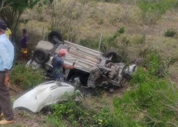 Colisão envolvendo caçamba e carro de passeio deixa 4 feridos na BR 324