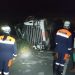 Motoristas ficam feridos em colisão envolvendo carreta e caçamba na BR 324