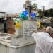 Coiteenses prestam homenagens aos entes queridos neste dia de finados; mulher lembra que sepultou seu pai em 02/11/1999