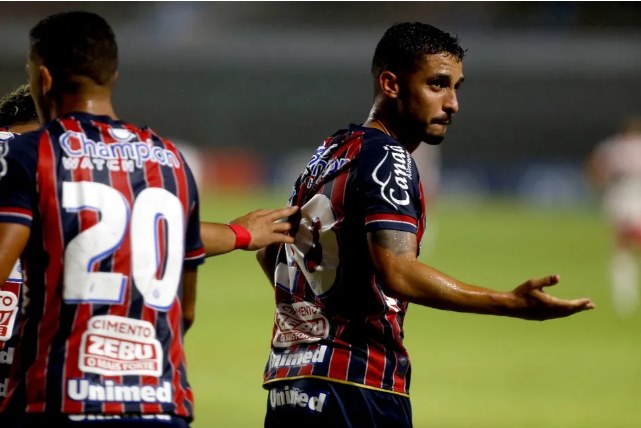 Atletas rebaixados com o Bahia em 2021 festejam acesso: “Foi pela torcida que a gente jogou”, diz Daniel”